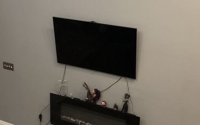 Locationstripeverything Is Closemodel House