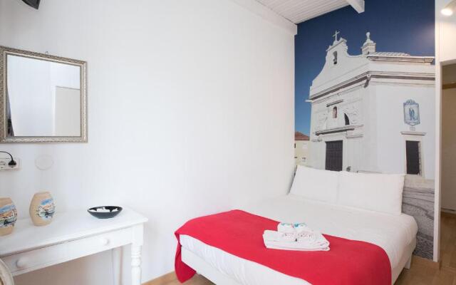 Peters Guesthouse - AL