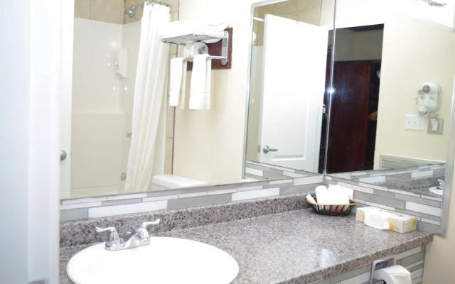 Causeway Bay Hotel Sparwood