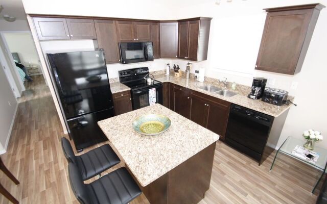 Hampton 3bd 2br near Airport