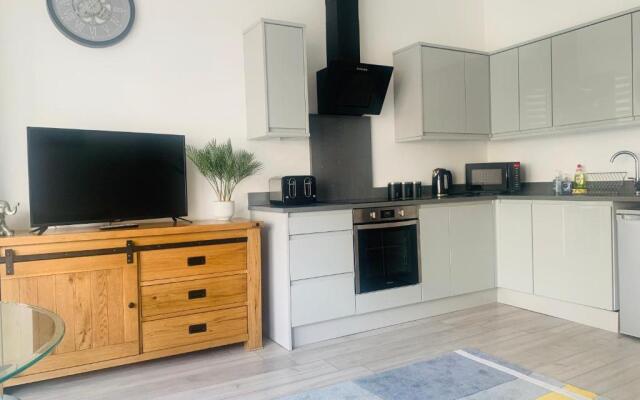 Sandleigh Apartment