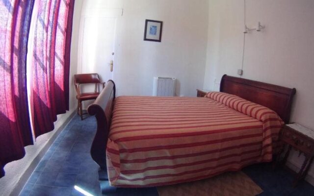 La Mimosa Guesthouse