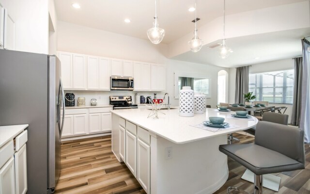 Solterra - 6136 Broad Oak Drive