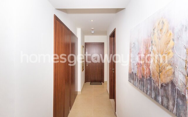 Homesgetaway- 2BR in Marina Gate Tower 2