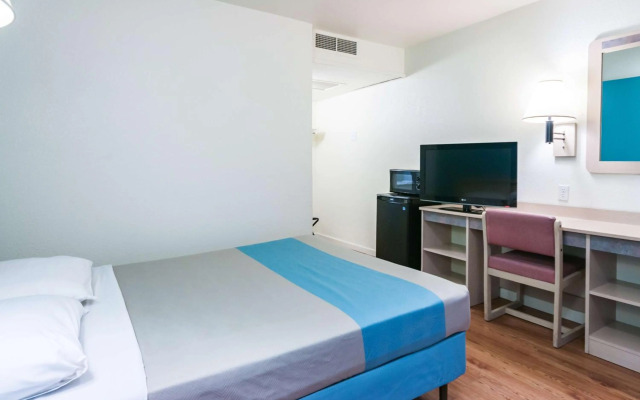 Motel 6 Green River, UT