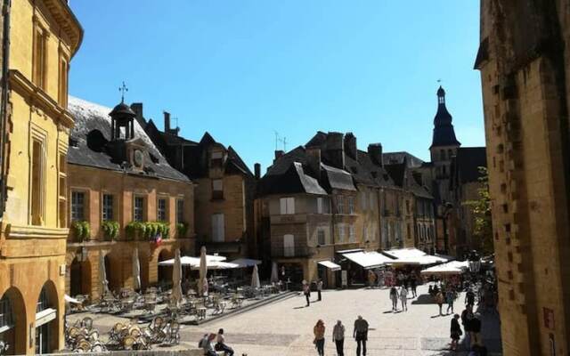 Apartment With 2 Bedrooms in Sarlat-la-canéda, With Balcony and Wifi