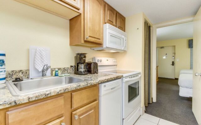 Breakers Sailfish Condos by Hosteeva