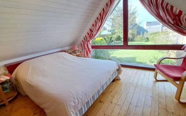 Stone House in Lilia Near Ile Vierge Lighthouse