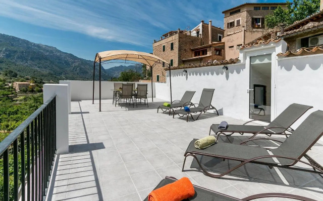 Town House Cas Decu