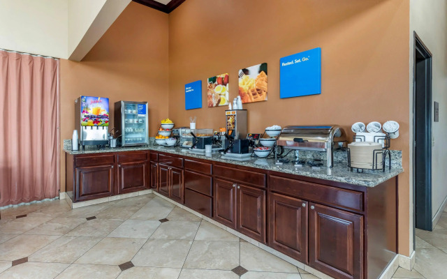 Comfort Inn & Suites Colton