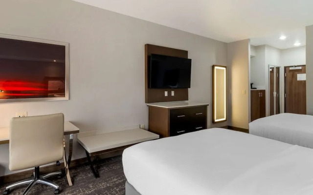 Best Western Premier Liberty Inn & Suites