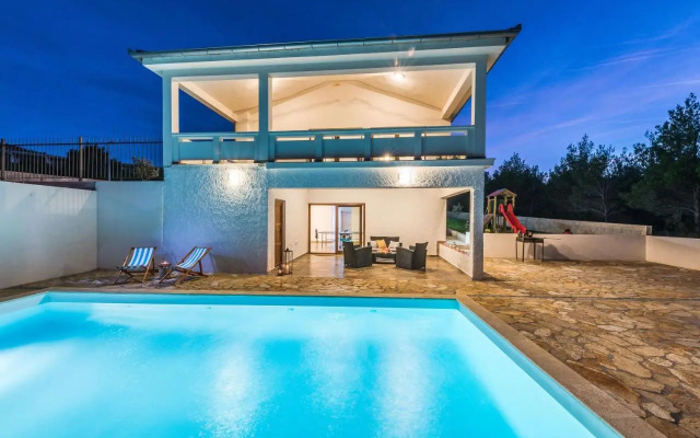 Villa More