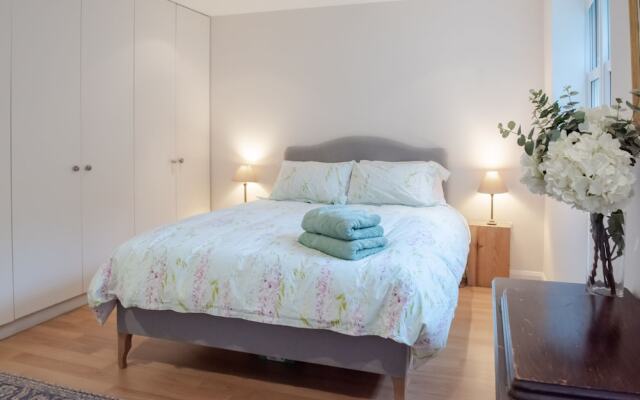 Bright Two Bedroom Ground Floor Apartment