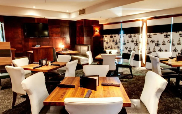 Sandman Signature Calgary Downtown Hotel