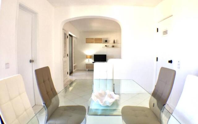 Bellavista Avenida Pool and city center