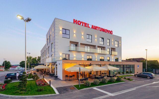 Antunovic Hotel East