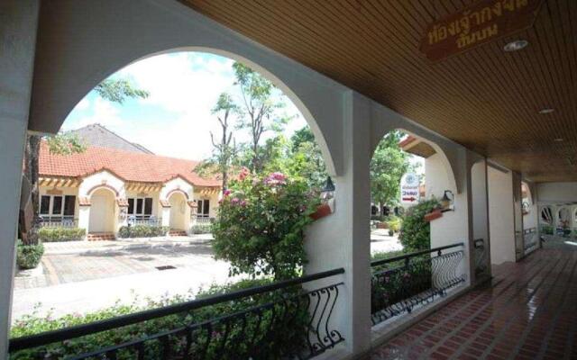 DadD Resort by Lopburi Inn Resort