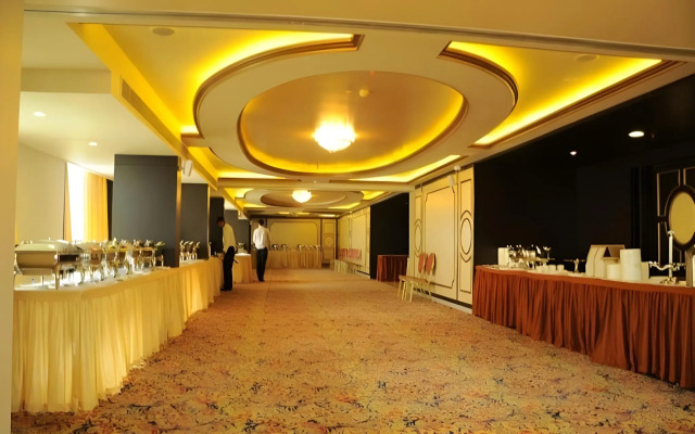 Royal Reve Hotel