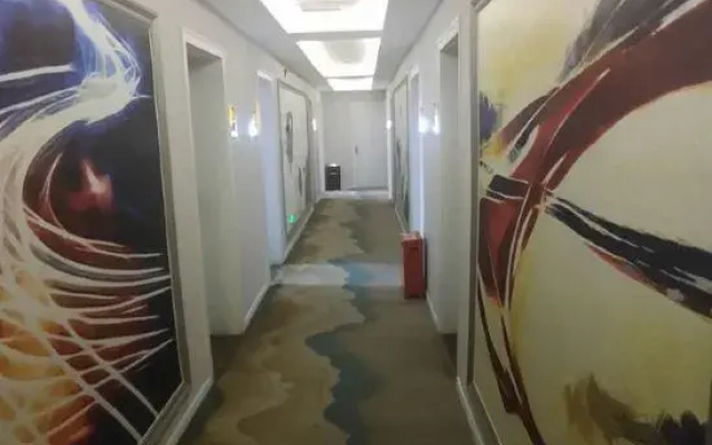 Yingshan New Yaheng Hotel