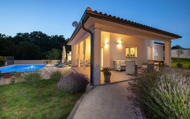 Beautiful Home in Cetinici With Wifi and 3 Bedrooms