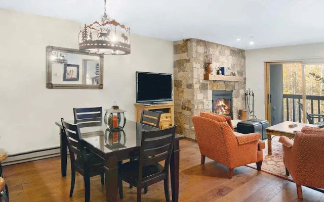 Townsend Place A205 2 Bedroom Condo by Redawning
