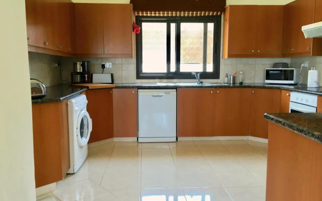 Villa Panorama - Stunning views in villa with hot tub, pool, garden