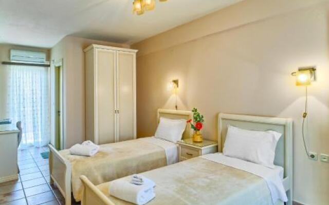 Avli Rooms
