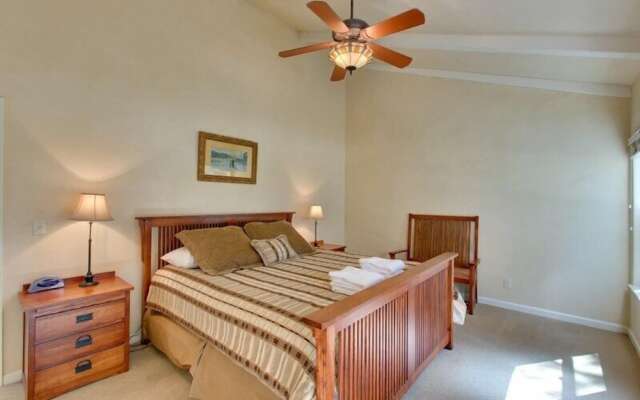 1261 Country Club Drive