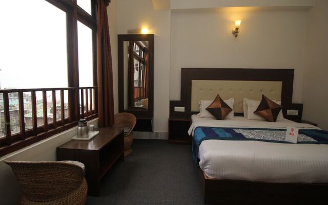 OYO 7620 Hotel Yukim Residency