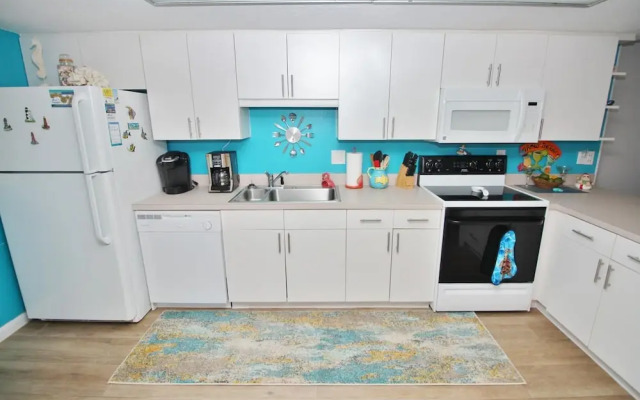 Ponce de Leon Towers 702