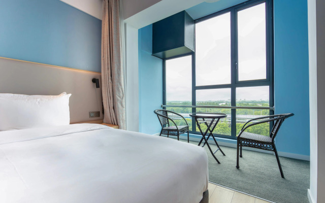 Holiday Inn Express Shanghai Pudong Airport