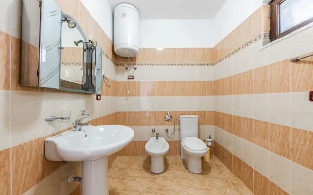 Red House 2 in Shkod r