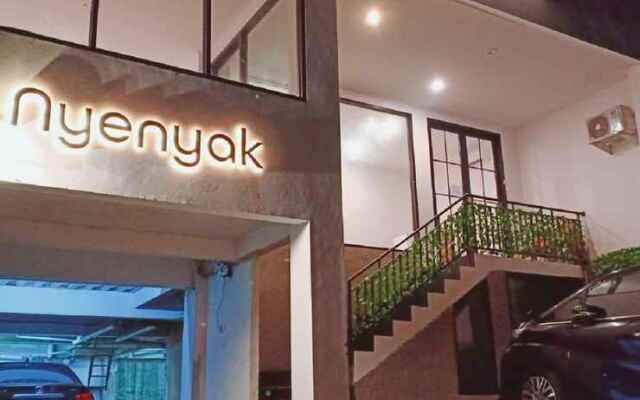 NYENYAK MRT Lebak Bulus Simatupang