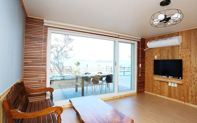 Yeosu Pierre Mont Pension