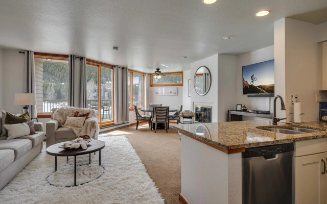 Lakeside 1481 by SummitCove Vacation Lodging