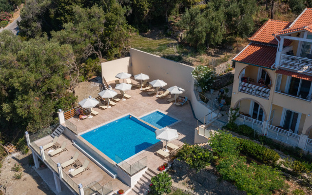 Mazis Apartments