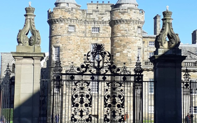 St James Quarter 2 Bed Apartment