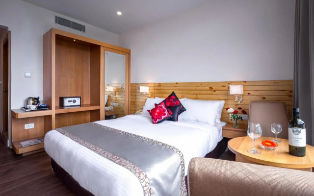 Mann Dechen and Palmo, Mg Marg, Gangtok