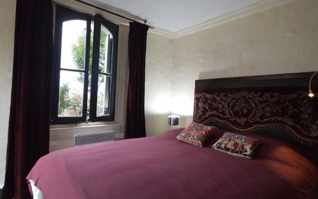 Holiday Home in Amboise With Terrace, Private Garden, BBQ