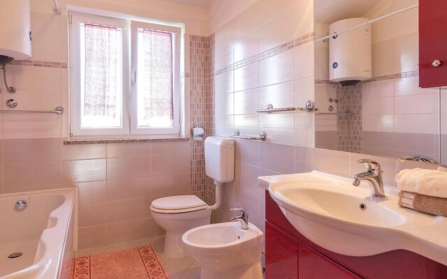 Amazing Apartment in Vodnjan With 2 Bedrooms