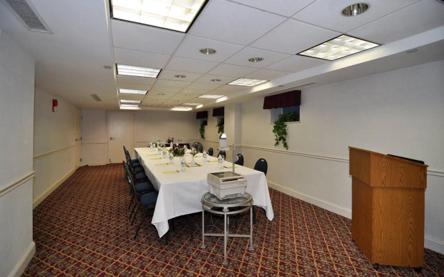 West End Washington DC, Tapestry Collection by Hilton