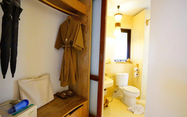 Aana Resort & Spa