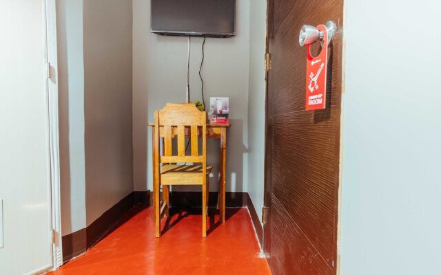 RedDoorz Plus @ Rizal Avenue Palawan