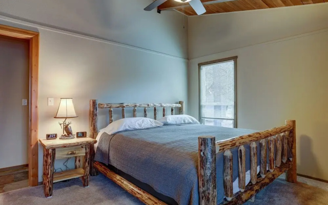 7 Approach Classic Home with Private Hot Tub and BBQ on the Deck by RedAwning