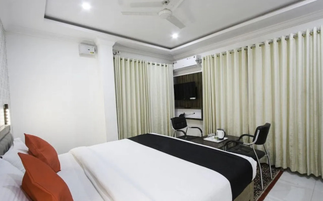 Rich Fort By OYO Rooms