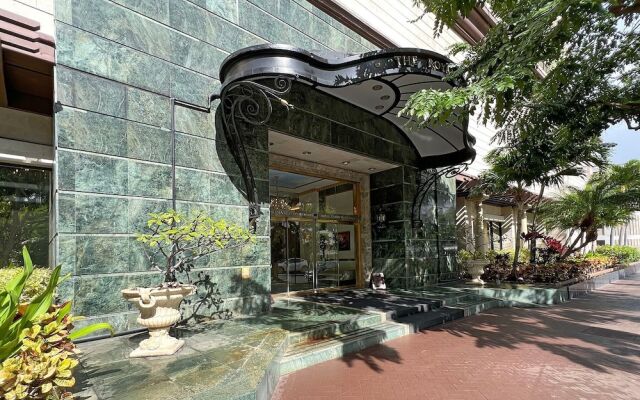 Oahu Royal Garden At Waikiki 1711 Condo