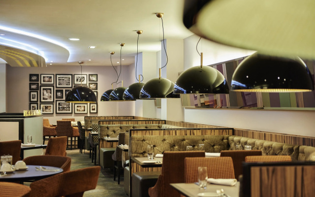 Novotel London West