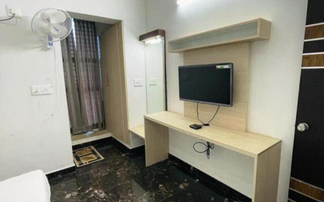 iROOMZ S Silver Suites