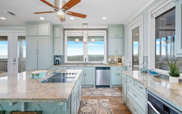 #justawavin' 3 Bedroom Home by RedAwning