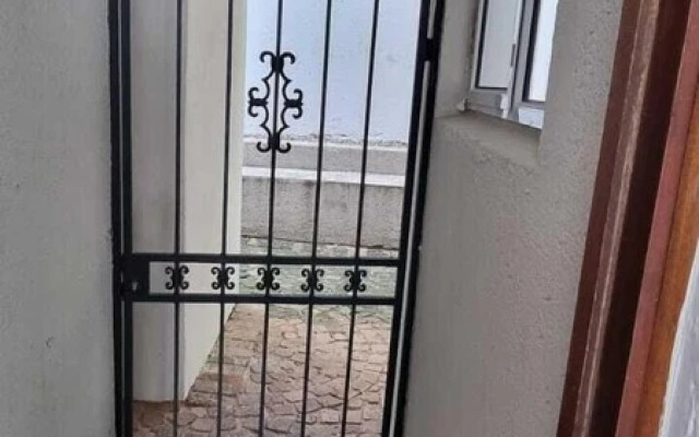 5Minutes Walk To Sandton Square Gautrain